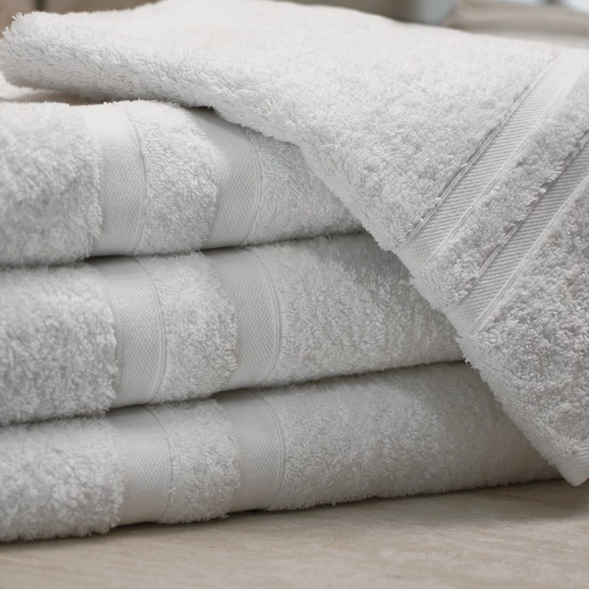 Pack de 3 toallas de duchas en blanco 18,50 € - Algodonea